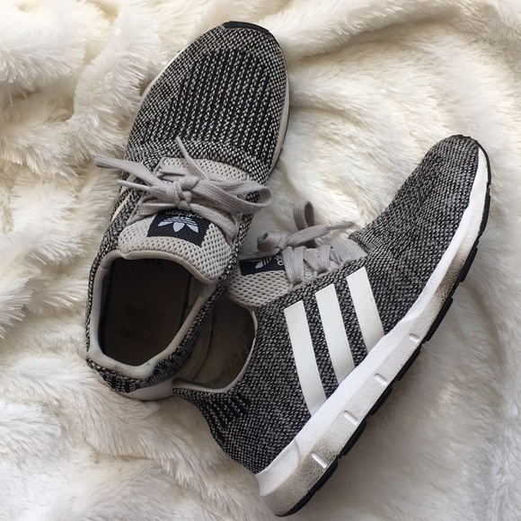 adidas Shoes - FINAL PRICE. 💗ADIDAS Swift run💗